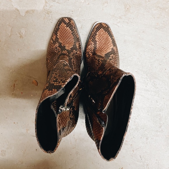 boots python zara